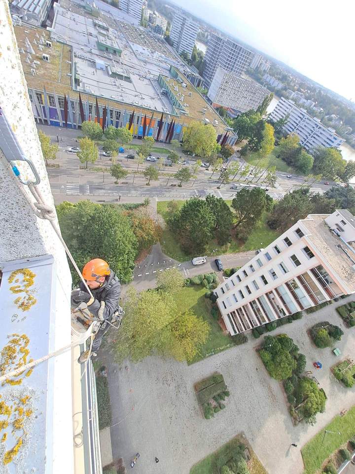 Travaux de nettoyage de façades en hauteur Nantes