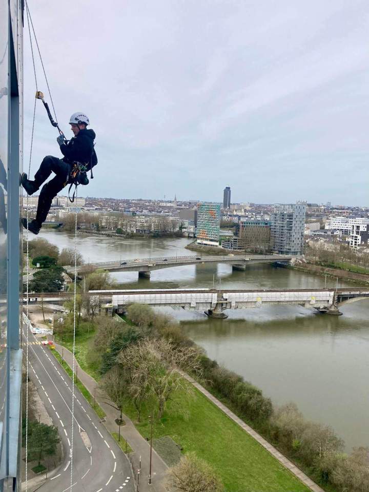 Travaux de nettoyage de façades en hauteur Nantes