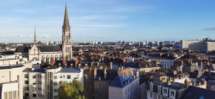 Travaux de nettoyage de façades en hauteur Nantes